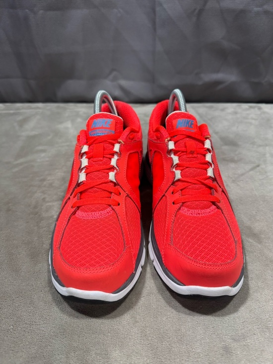 Nike Dual Fusion Sneakers - Picture 6 of 11